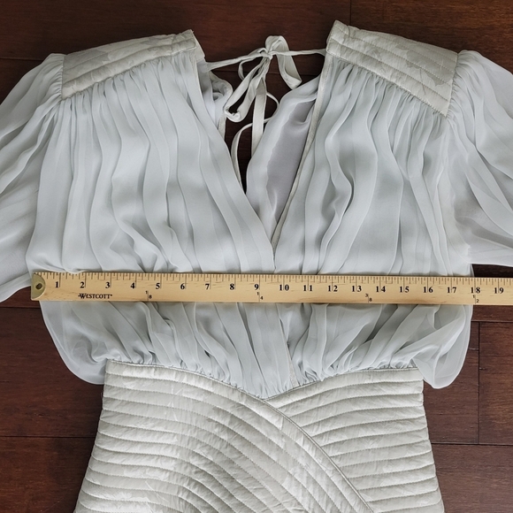 Wayne Clark Vtg Long Sleeve Fitted Waist Chiffon Dress Size 6 Fits XS/S Silver - Picture 10 of 13